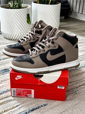 Nike Dunk High Women’s 10.5  Excellent Condition w/ Original Box